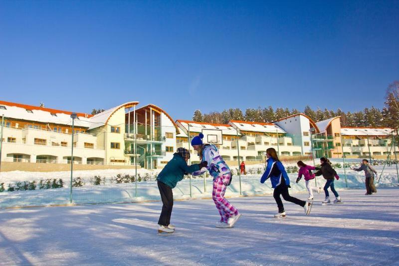 ליפנו נאד וויטאבו Lipno Lake Resort מראה חיצוני תמונה